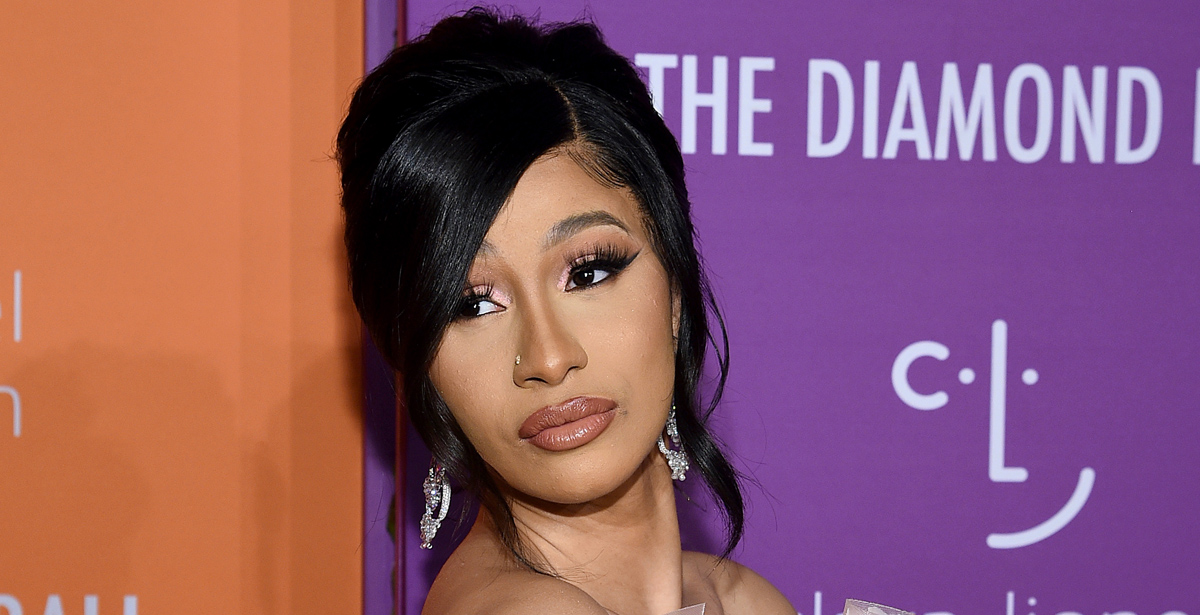 Cardi B Apologizes Amid Backlash Over Having 37 People at Her(02)