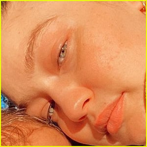 Gigi Hadid Shares Another Adorable Selfie With Her Baby Girl!