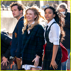 'Gossip Girl' Stars Spotted in Their School Uniforms for Latest Scene (Photos)