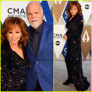 Reba McEntire is Supported by Boyfriend Rex Linn at CMA Awards 2020!