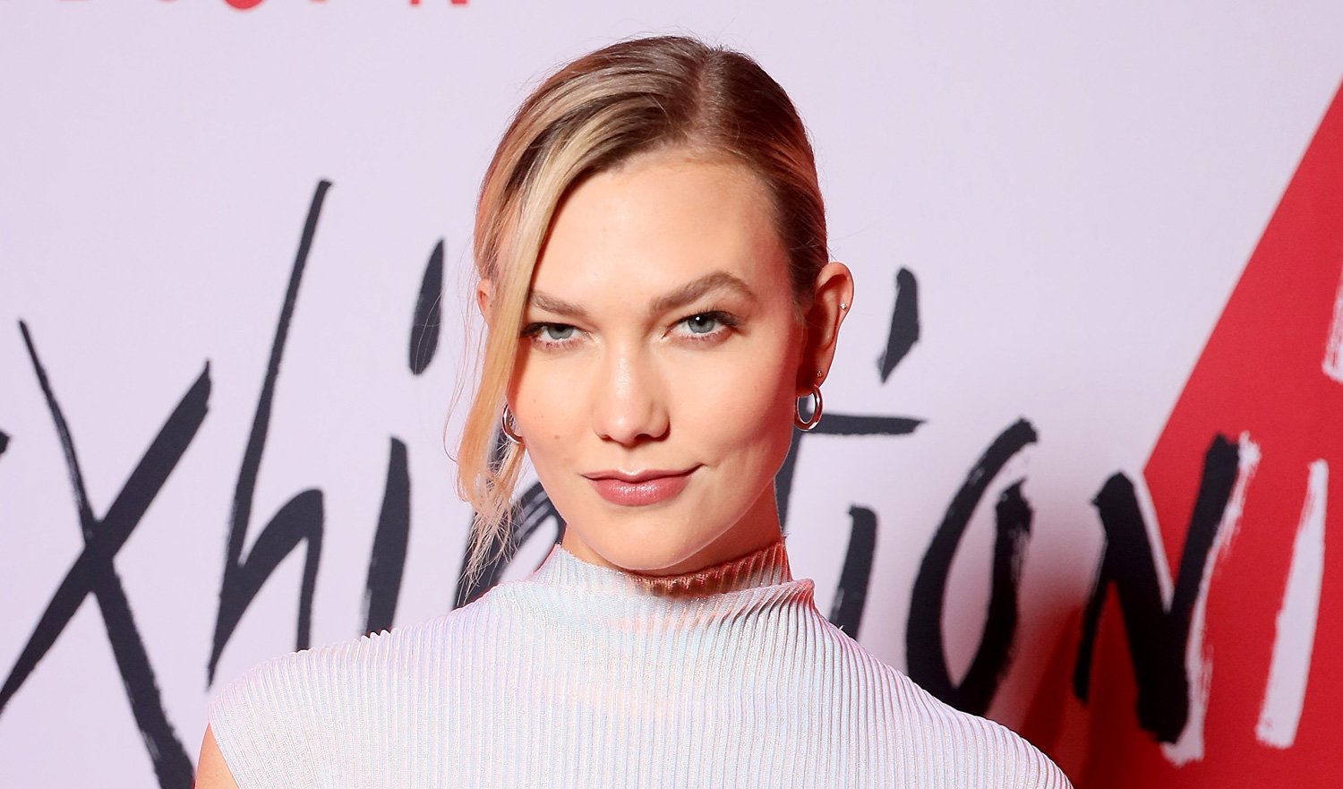 Karlie Kloss Talks Pregnancy & How It Has Changed Her Routine Karlie(00)