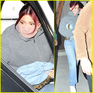 Kylie Jenner Debuts Red Hair While Out Christmas Shopping! | Kylie ...