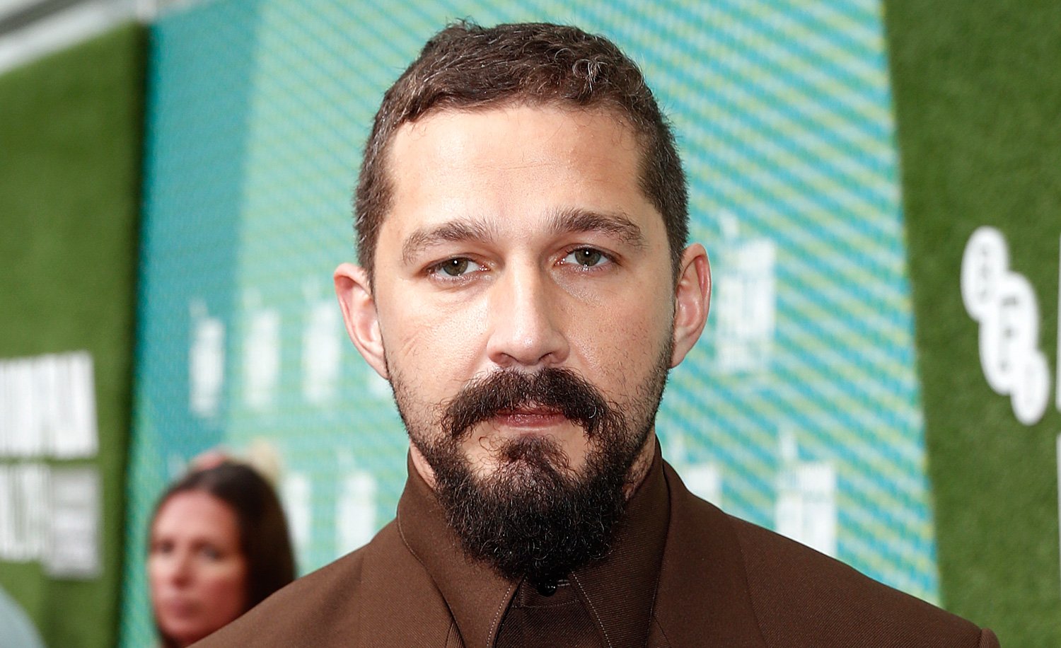 Netflix Stops Shia LaBeouf’s Awards Campaign Amid Abuse Allegations(01)
