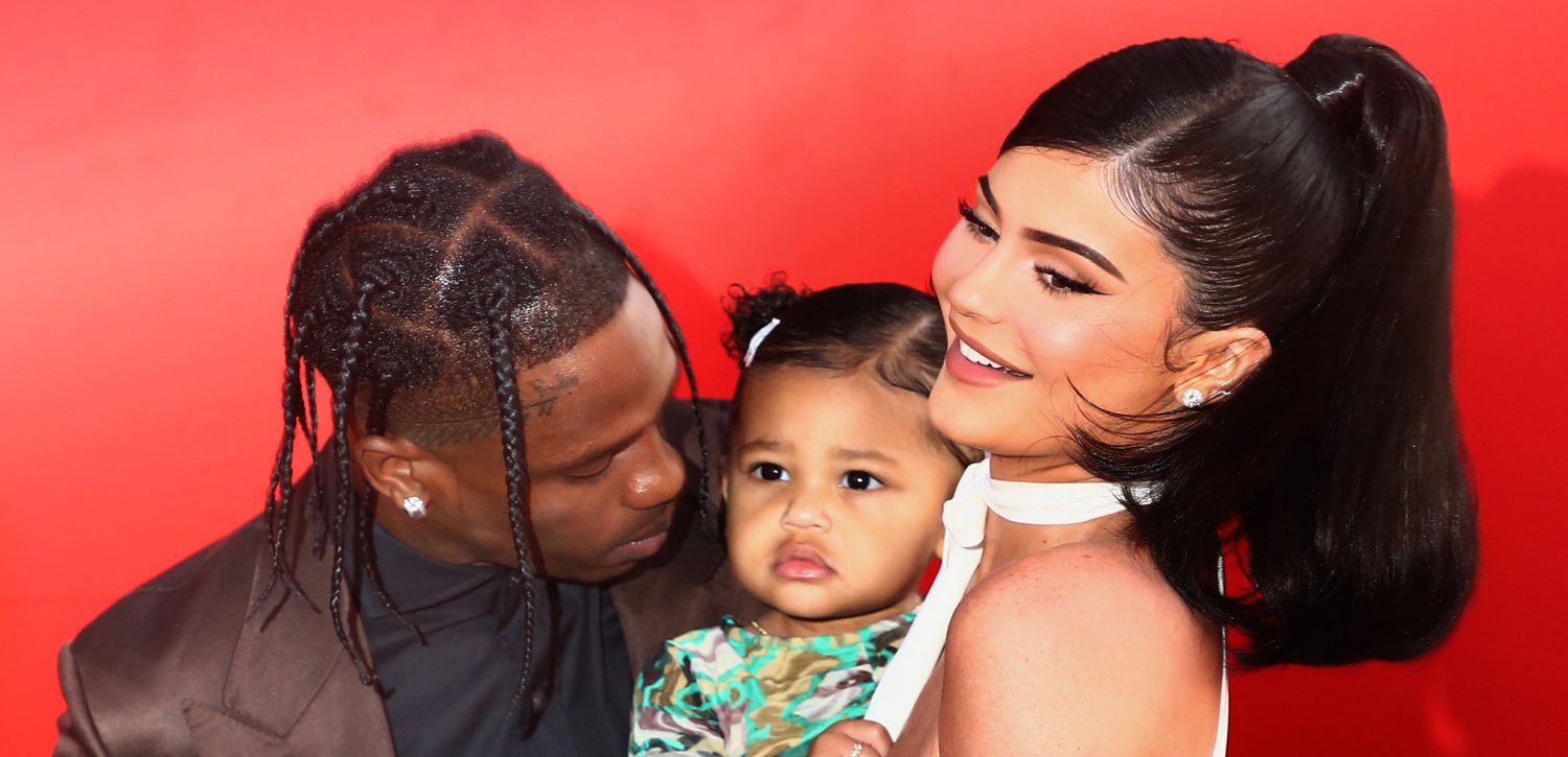 Kylie Jenner Shares New Photo of Daughter Stormi at One Week Old(01)