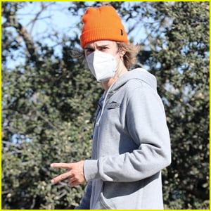 Justin Bieber Throws Up the Peace Sign While Out on a Hike