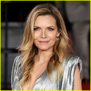 Michelle Pfeiffer Is Willing to Play Catwoman Again