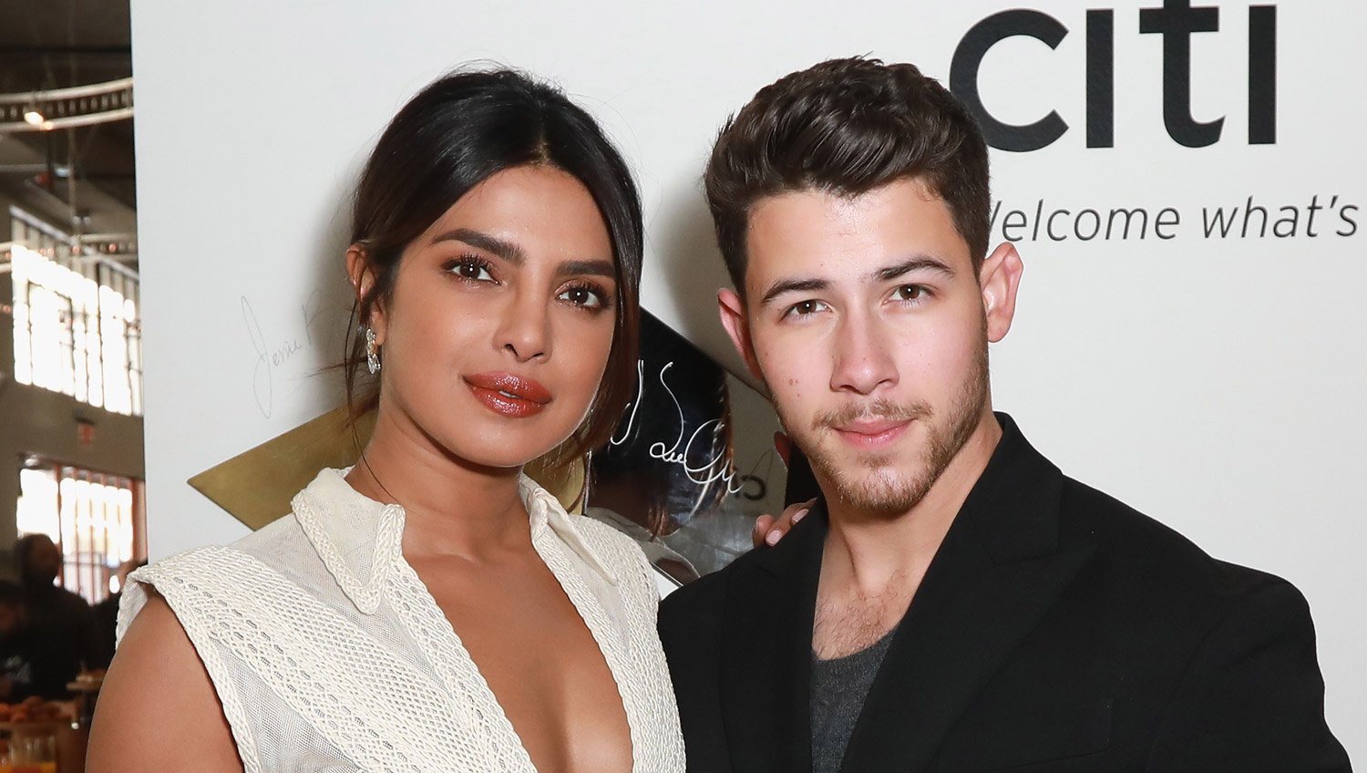 Priyanka Chopra Explains Why She Added Jonas to Her Last Name Nick(02)