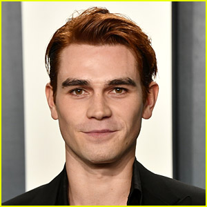 KJ Apa Accidentally Posts Video Meant for His Close Friends List to His Public Instagram Story - Watch Now