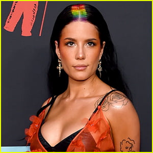 Halsey Announces Pronouns Are Now 'She/They'