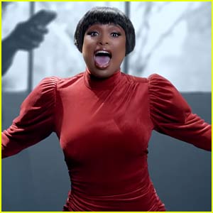 Jennifer Hudson Drops Full 'Ain't No Mountain High Enough' Cover After Singing It in Mastercard Commercial