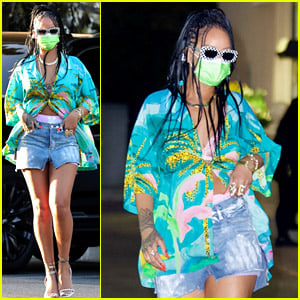 Rihanna Turned a Grocery Store Parking Lot Into Her Runway with This Chic Look