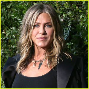 Jennifer Aniston Loves To Talk About 'The Bachelor' When She Gets Her Hair Done