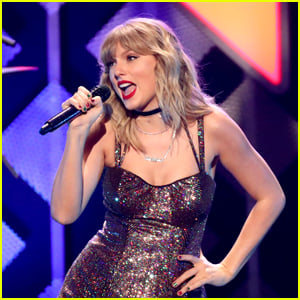 Taylor Swift's Re-Recorded 'Fearless' Debuts at No. 1 on Billboard 200 - Biggest Week of 2021!