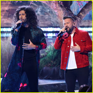 Dan + Shay Perform 'Glad You Exist' at iHeartRadio Music Awards 2021!