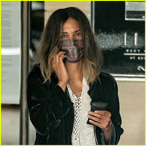 Halle Berry Reveals The Thing About Instagram That 'Infuriates' Her