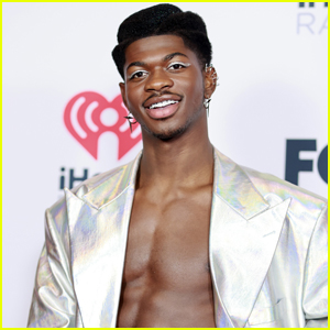 Lil Nas X Shows Off His Abs on the Red Carpet at iHeartRadio Music Awards 2021