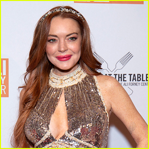Lindsay Lohan To Make Acting Return in Netflix Christmas Movie