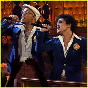 Bruno Mars & Anderson .Paak's Silk Sonic Performs 'Leave the Door Open' At iHeartRadio Awards 2021