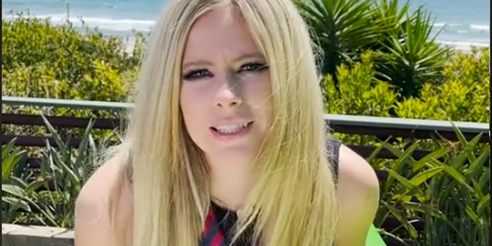 Avril Lavigne Made An Epic TikTok Debut With ‘Sk8er Boi’! Avril Lavigne, TikTok, Tony Hawk