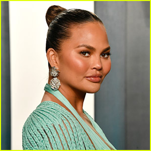 Chrissy Teigen Departs Cleaning Line Brand 'Safely' Amid Bullying Accusations