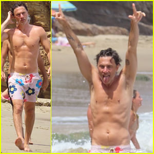 Zach Braff Puts His Fit Shirtless Figure on Display at the Beach