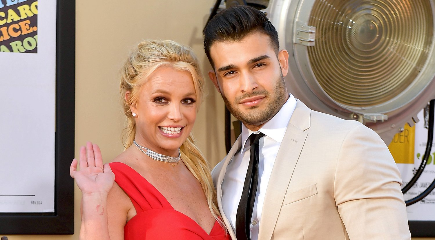 Britney Spears Praises ‘Cute Ahole’ Boyfriend Sam Asghari & Jokes(02)