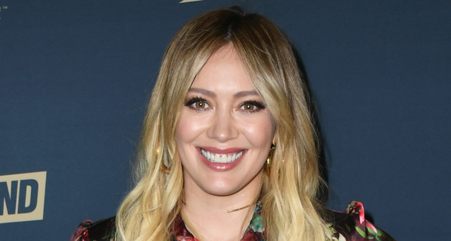 Hilary Duff Shares First BehindTheScenes Photo with ‘How I Met Your