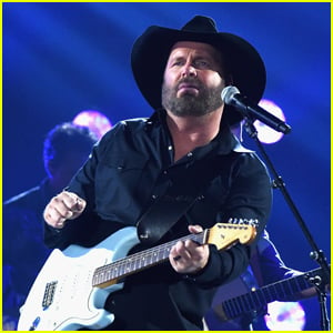 Garth Brooks Calls Off Remaining 2021 Stadium Tour Dates - Find Out Why