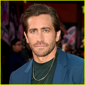 Jake Gyllenhaal Joins Growing List of Celebs Who Find Bathing to Be 'Less Necessary'