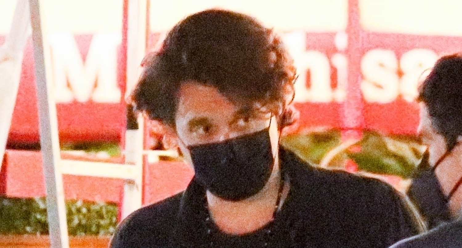 John Mayer Grabs Dinner with Friends in Beverly Hills | John Mayer ...