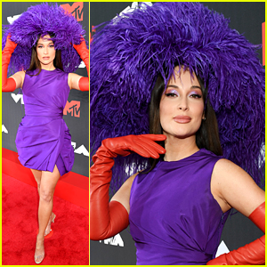 Kacey Musgraves Wears a Purple Headpiece & Matching Dress on MTV VMAs 2021 Red Carpet!