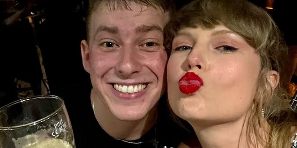 Taylor Swift Sweetly Surprises Belfast Bar & Restaurant Staffers While