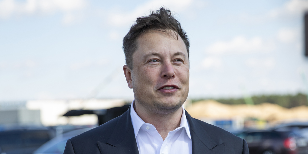 Elon Musk Says He’ll Sell 10% of His Tesla Stock if Twitter Votes for Him to Do So