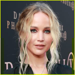 Jennifer Lawrence Details Terrifying Emergency Plane Landing in 2017