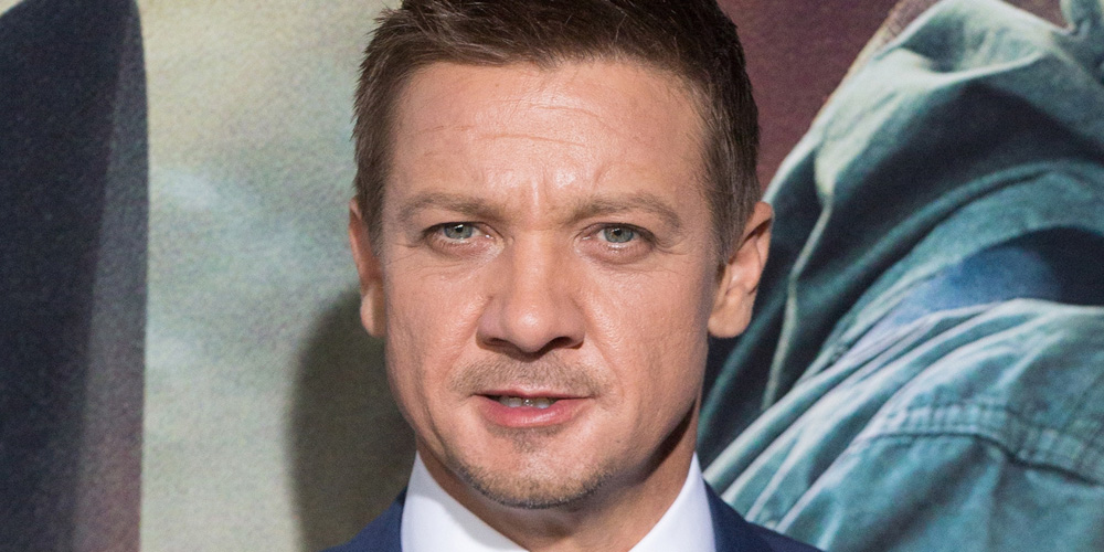 Jeremy Renner Addresses Verbal & Emotional Abuse Allegations His Ex(01)