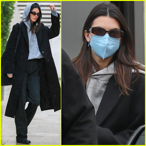Kendall Jenner rocks black hoodie and leggings as she grabs lunch