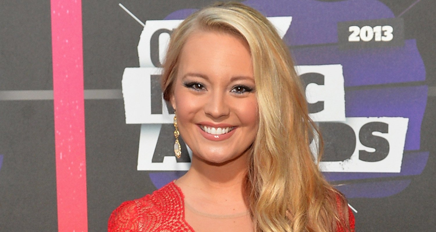 ‘American Idol’s Janelle Arthur Gives Birth to First Child! American