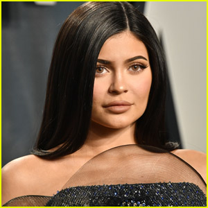 Kylie Jenner Shuts Down Rumors That She's Given Birth