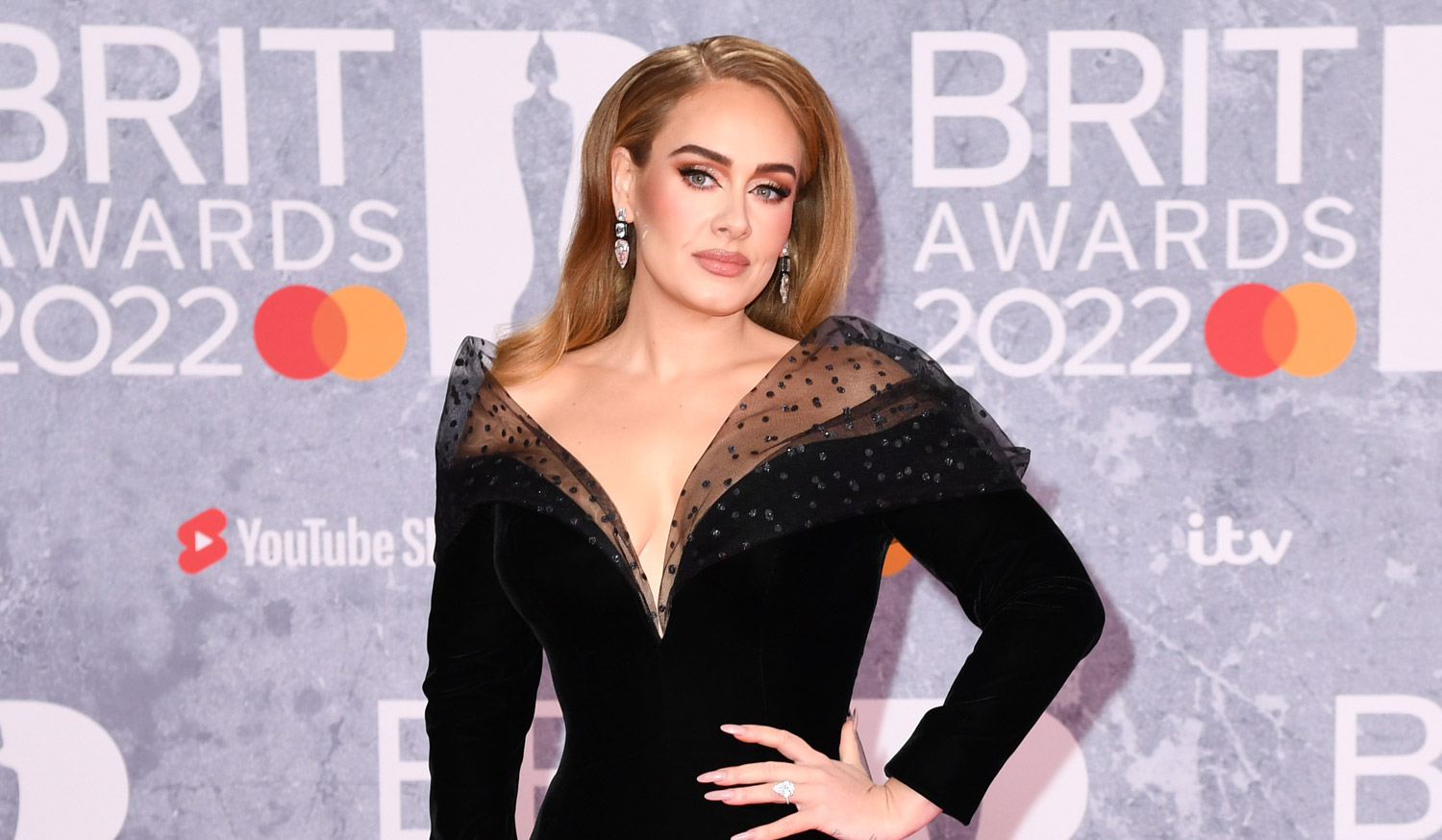 Adele Responds to Speculation Over Her Giant Diamond Ring & Possible ...