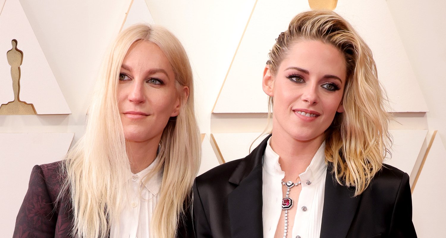 Kristen Stewart Gets Love from Fiancee Dylan Meyer on Her 32nd Birthday(02)