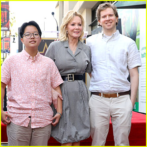 Jean Smart's Sons Conner and Forrest Help Honor Her With A Star on Hollywood Walk of Fame