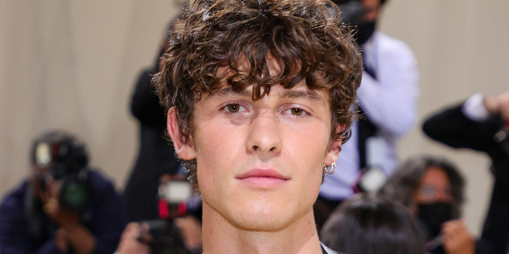 Shawn Mendes Reassures Fans After Admitting He Feels ‘Overwhelmed