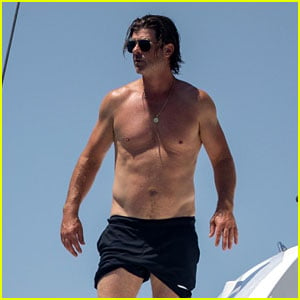 Robin Thicke Goes Shirtless for Yacht Day in Cabo (Photos)