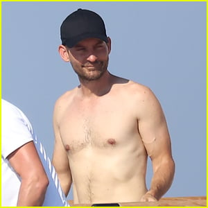 Tobey Maguire Is Looking Fit at 47 - See the New Shirtless Photos!
