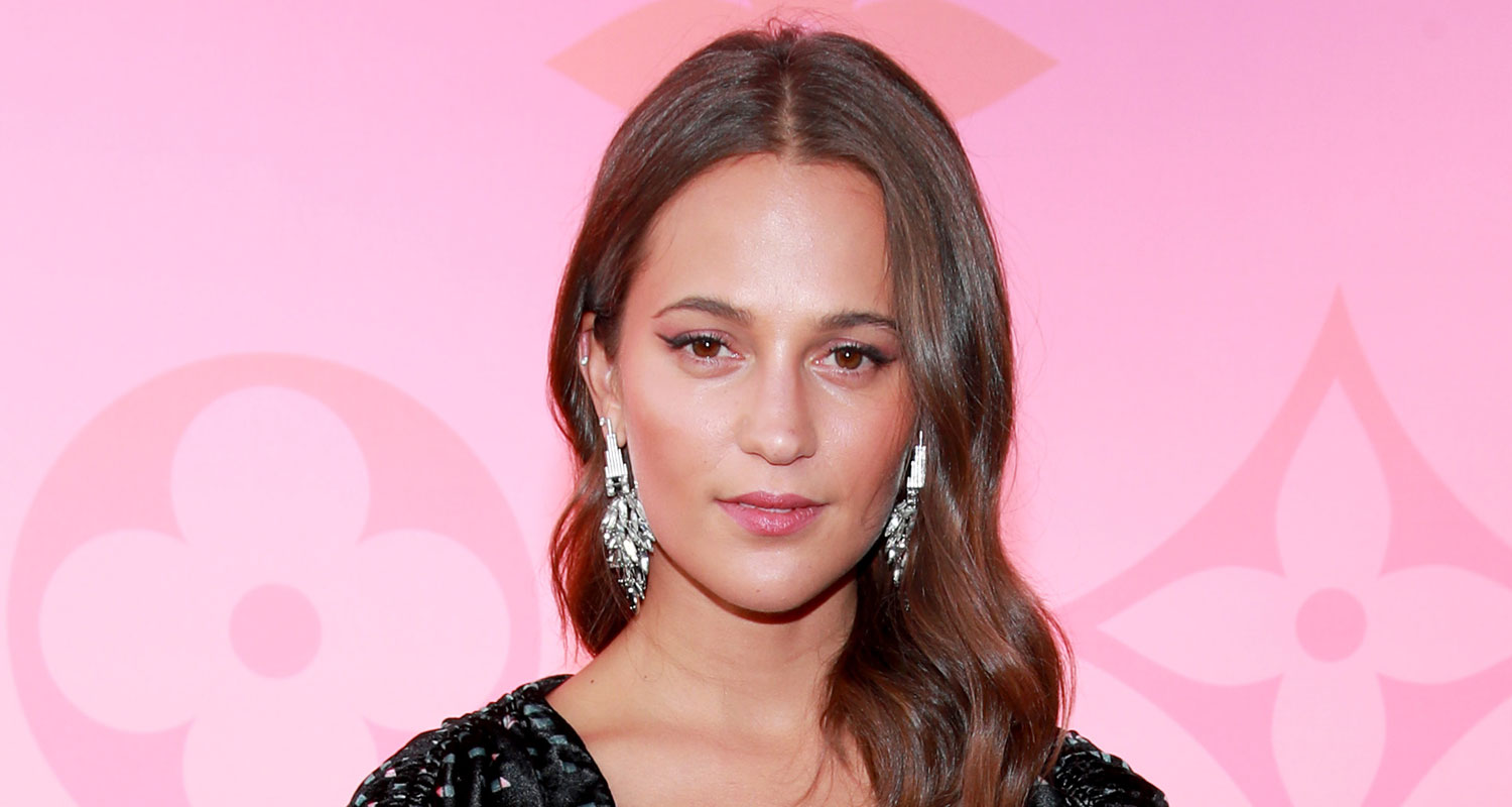 Alicia Vikander Looks Back at Suffering Miscarriage Before(02)