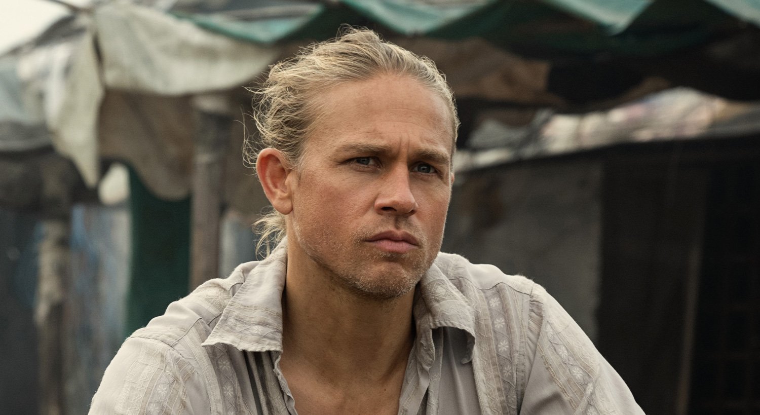 Apple TV+ Debuts First Look for Charlie Hunnam’s New Series ‘Shantaram(02)