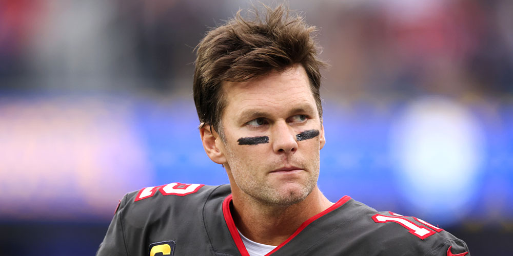 Tom Brady Issues Apology After Throwing Tablet During Game, Correctly