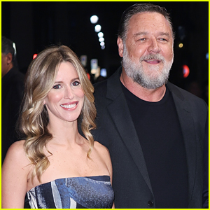 Russell Crowe & Girlfriend Britney Theriot Make Red Carpet Debut!