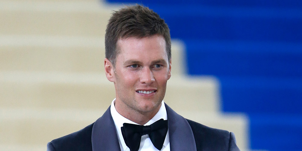 Tom Brady Shows Up to Robert Kraft’s Wedding Solo Amid Speculation