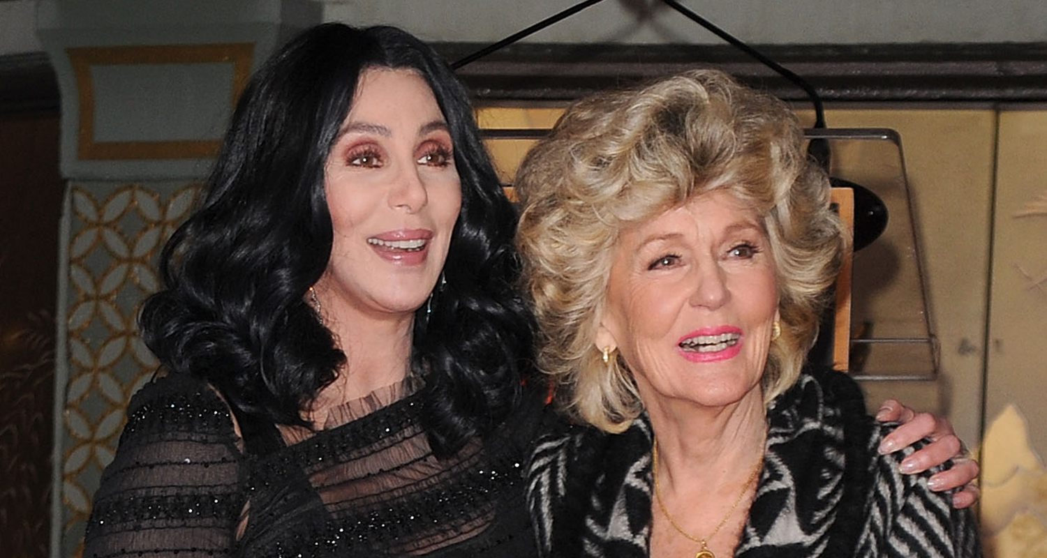 Cher Reflects on Late Mom Holt’s Final Moments Cher,